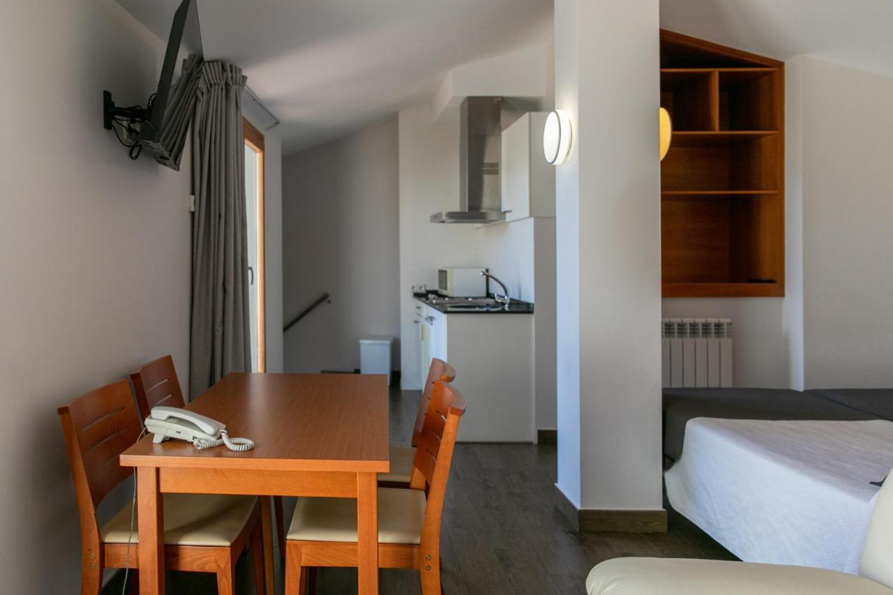 Aparthotel Cal Marcal Puig-reig Ngoại thất bức ảnh