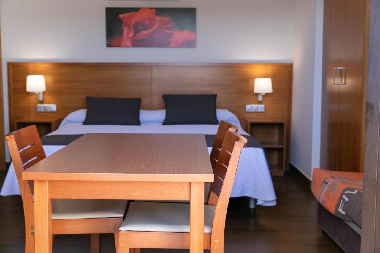 Aparthotel Cal Marcal Puig-reig Ngoại thất bức ảnh