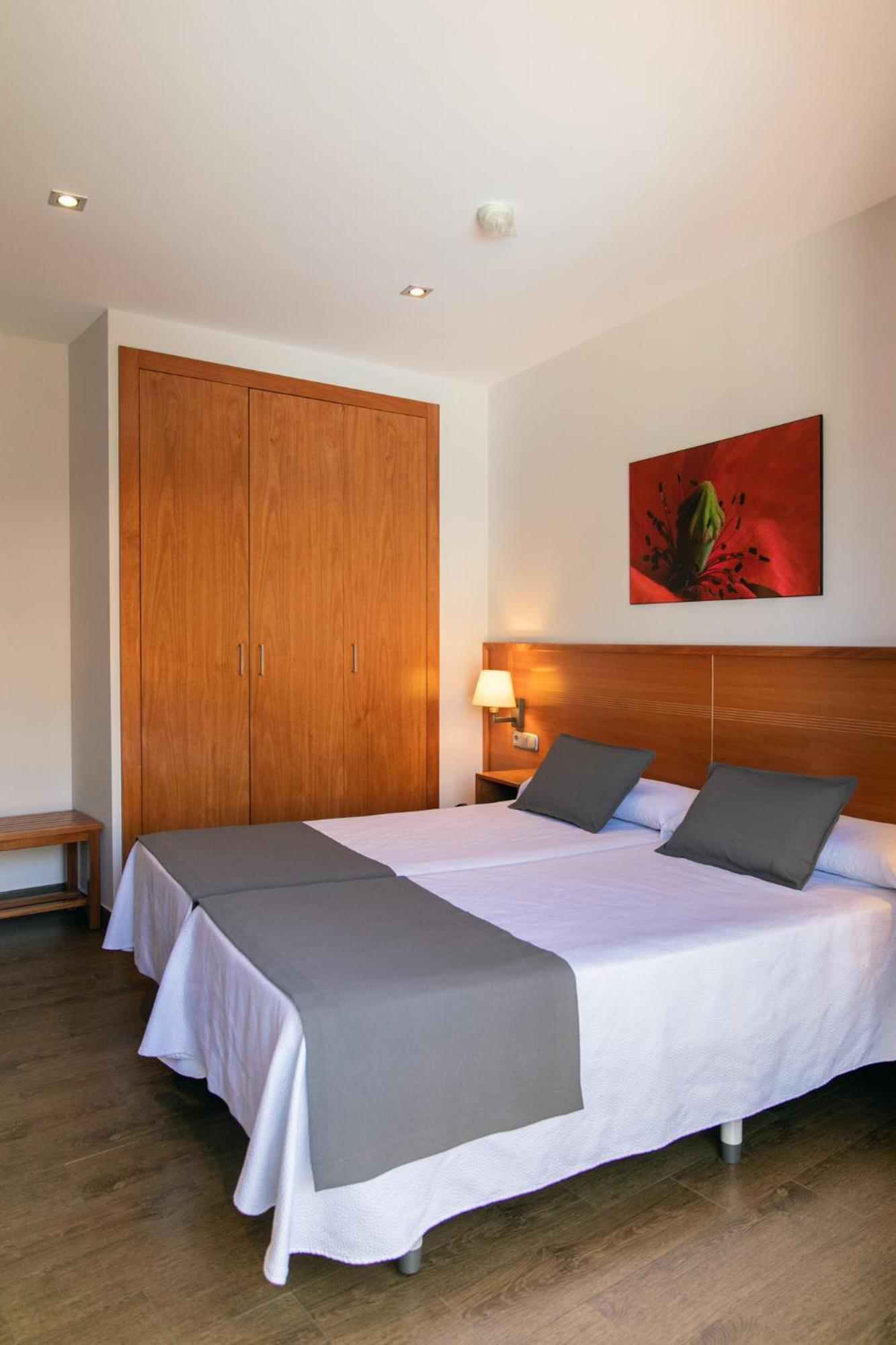 Aparthotel Cal Marcal Puig-reig Ngoại thất bức ảnh